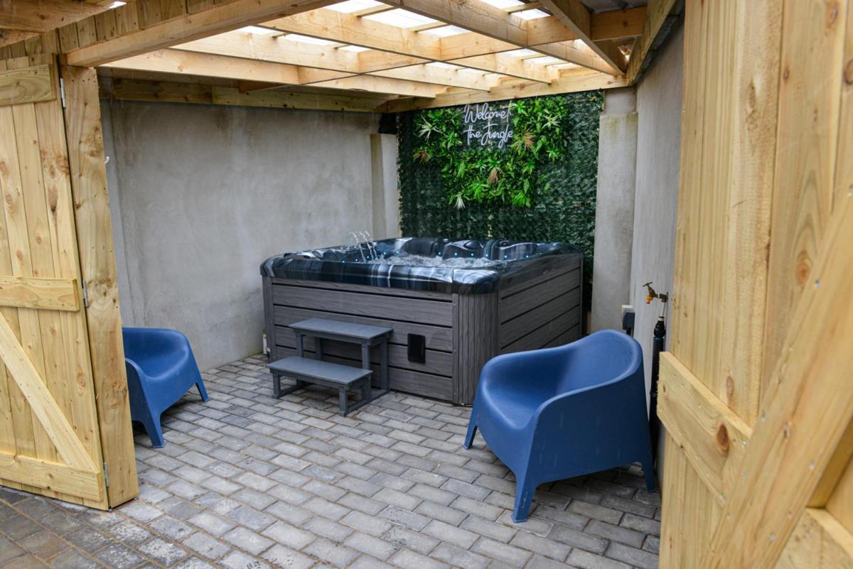 Esterville 1 And 2 Bedrooms Hot Tub Extra Fee