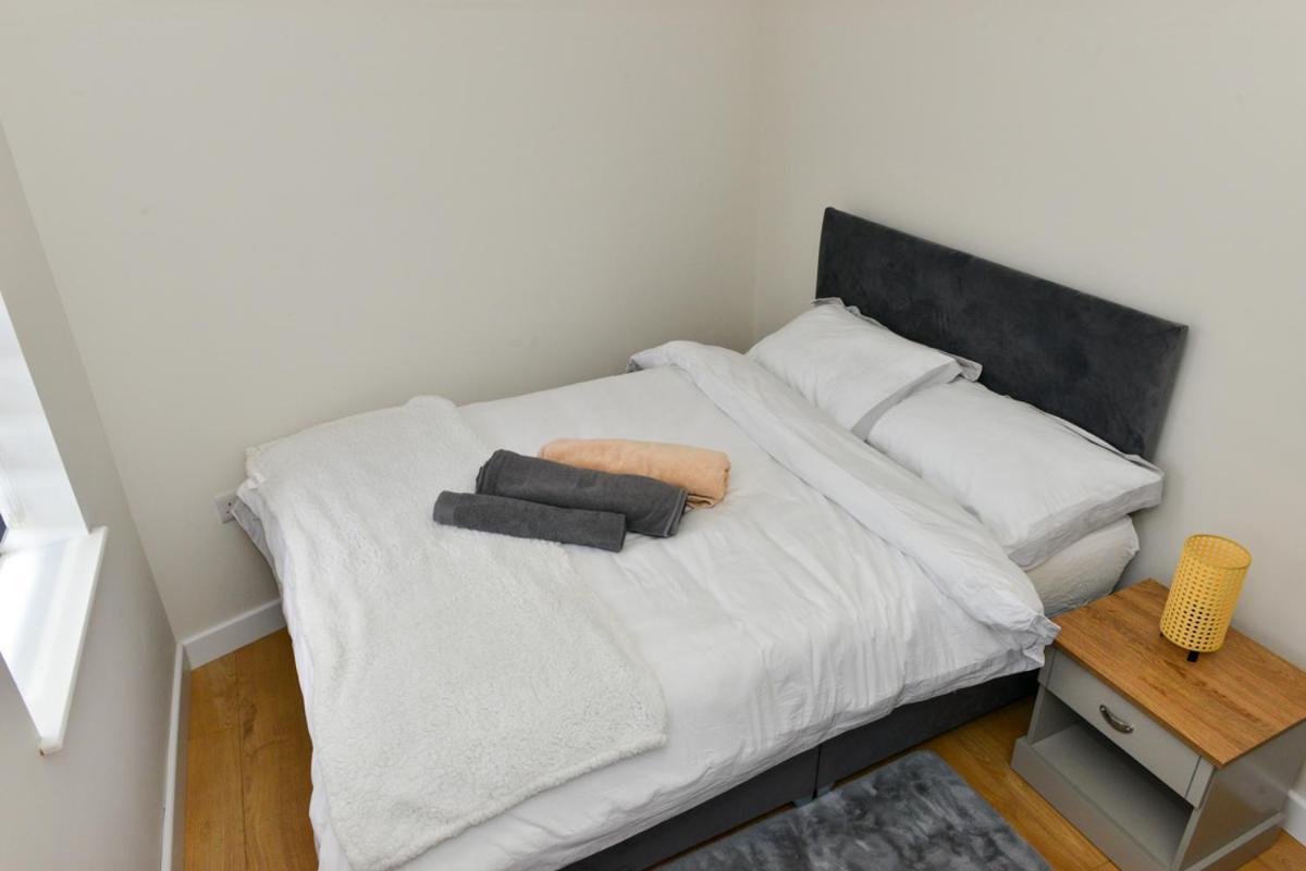 Esterville 1 And 2 Bedrooms Hot Tub Extra Fee